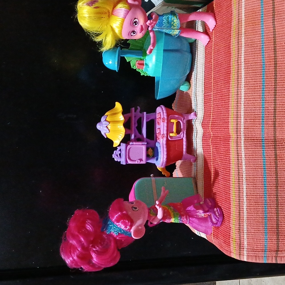 Colorful Troll Dolls Playset